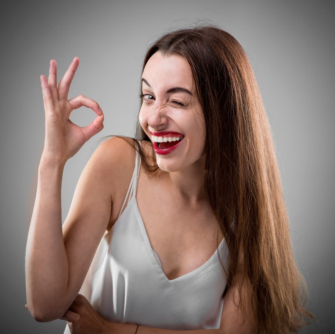 No te molestarán las actitudes autosuficientes ajenas, ni las críticas infundadas ni comentarios. ¡Estás por encima de todo eso! Ahora se abren para ti corazones esquivos.