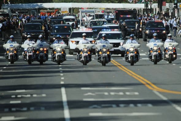 La seguridad del pontífice en su recorrido por las calles de Washington.