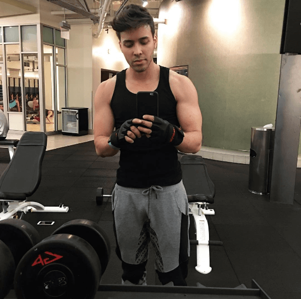 Prince Royce es el primero en esta lista ya que él hace grandes rutinas para tener ese tamaño de brazos.