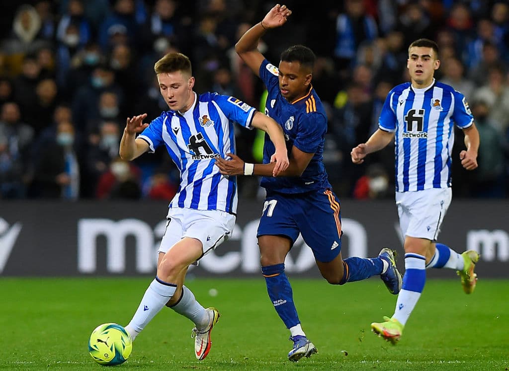 La defensa del Real Madrid brilla en San Sebastián, Luka Jovic se luce con gol y asistencia y el Madrid es lider solitario con 39 unidades.