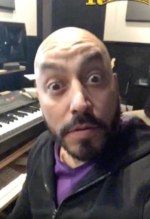 En el 'live' de esta semana dejó en claro que parte del disgusto contra él es porque supuestamente el artista no le pagó 
<b>miles de dólares que debía en impuestos </b>al IRS de EEUU.
<br>