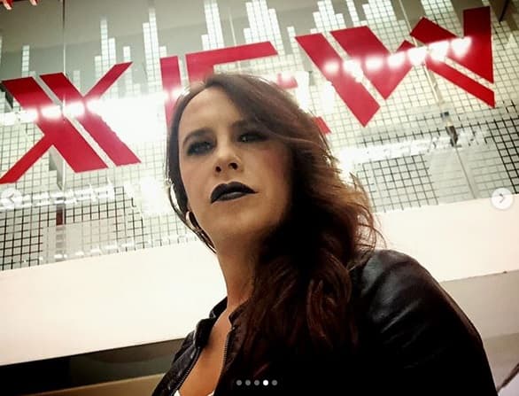 La artista, quien es la 
<b><a href="https://www.univision.com/famosos/karla-sofia-gascon-actriz-trans-rebelde-netflix" target="_blank">única actriz trans dentro de la serie</a></b>, habló este martes 11 de enero en el show mexicano 'De primera mano' sobre la polémica que generó el hijo de Sergio Mayer y Bárbara Mori. 
<br>