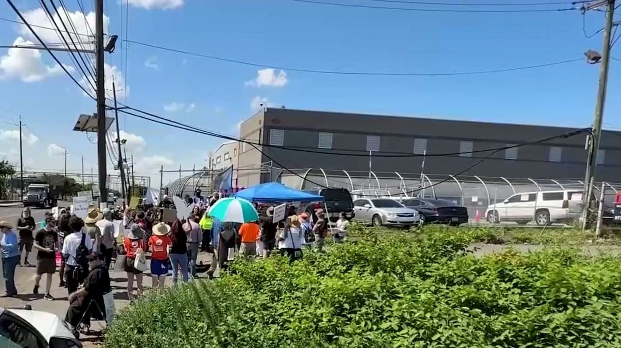 Familia denuncia maltrato de ICE a brasileño con parálisis en un centro de detención