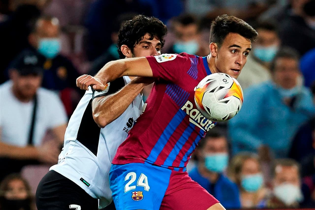 El Barcelona se lleva el triunfo sobre el Valencia con marcador 3-1, durante la novena jornada en La Liga. José Luis Gayá ponía arriba a los 'Chés' al minuto 5', pero Ansu Fati (13'), Memphis Depay con un penalti (41') y Philippe Coutinho (85') le dieron la victoria al equipo dirigido por Koeman.