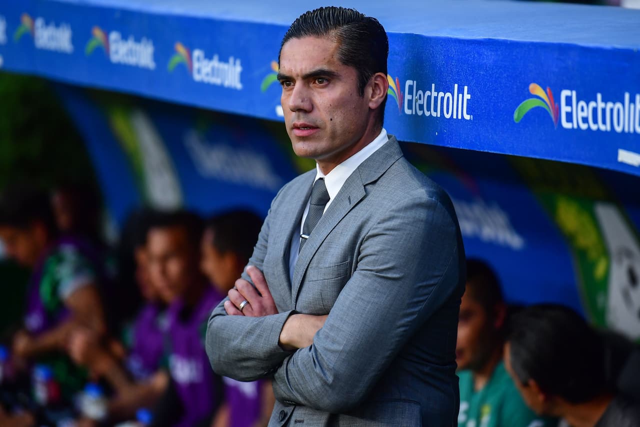 Christian Martínez, DT interino de la Fiera, no pudo lograr el objetivo de meterse a repesca..