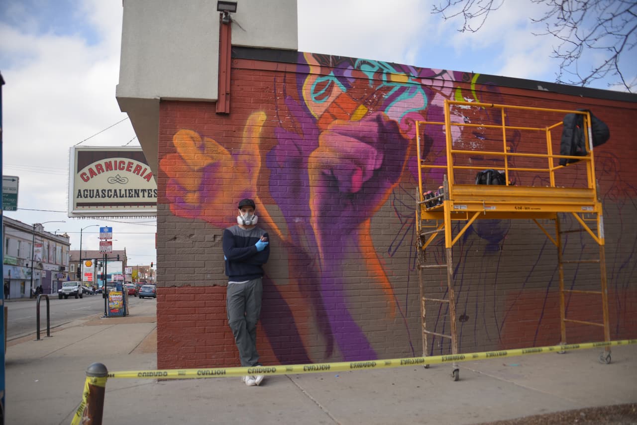El instituto Nacional Electoral comisionó al artista para que haga murales en Los Ángeles y en Chicago para promover el voto de los mexicanos en el extranjero. La temática del proyecto es “México está donde estás tú".