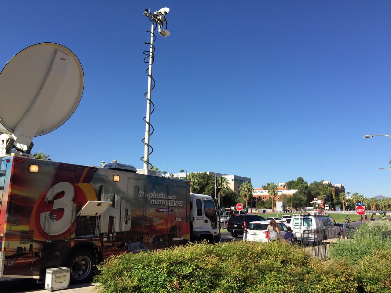 Medios locales de Arizona están desplegados en el lugar para llevar lo último del Eclipse.