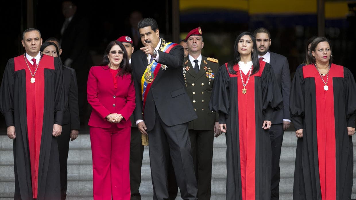 Se desmorona la fachada democrática venezolana