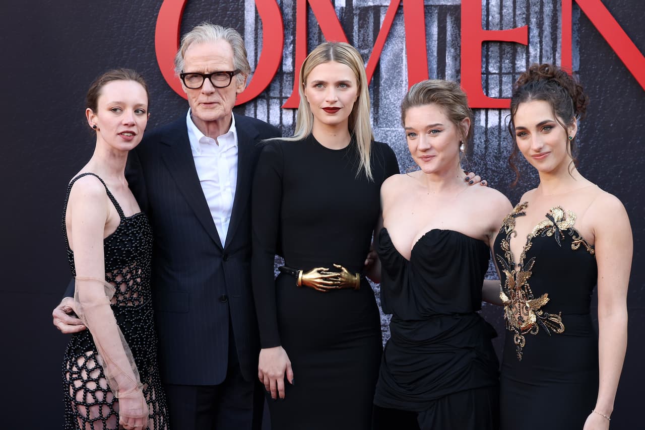 El elenco de la película 'La primera profesía'.