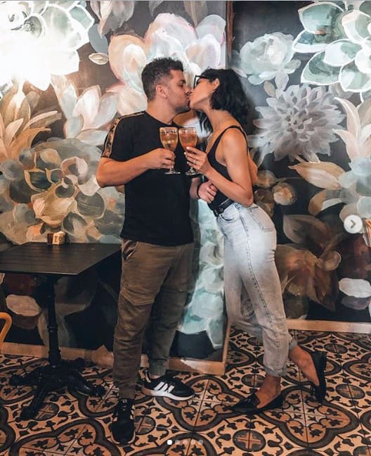 La historia del coreógrafo 
<b><a href="https://www.univision.com/estilo-de-vida/bodas/la-historia-de-amor-de-alejandra-espinoza-y-anibal-marrero">Aníbal Marrero y Alejandra Espinoza</a></b>, quien será presentadora de Premio Lo Nuestro 2019 el próximo jueves 21 de febrero, es una demostración de que el amor todo lo puede.