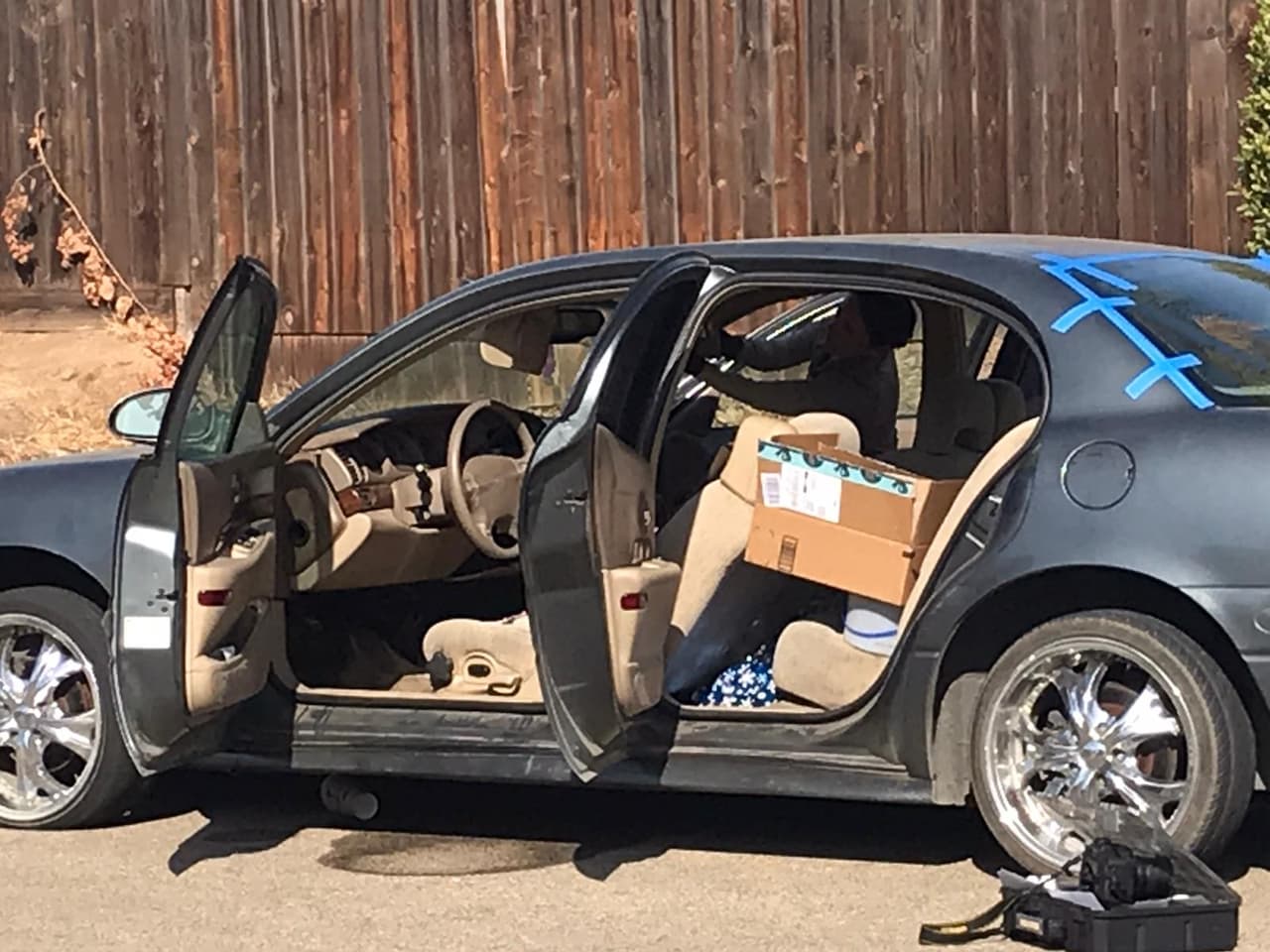 Autómovil en el cual se movilizaban los sopechosos que cometieron el atraco.