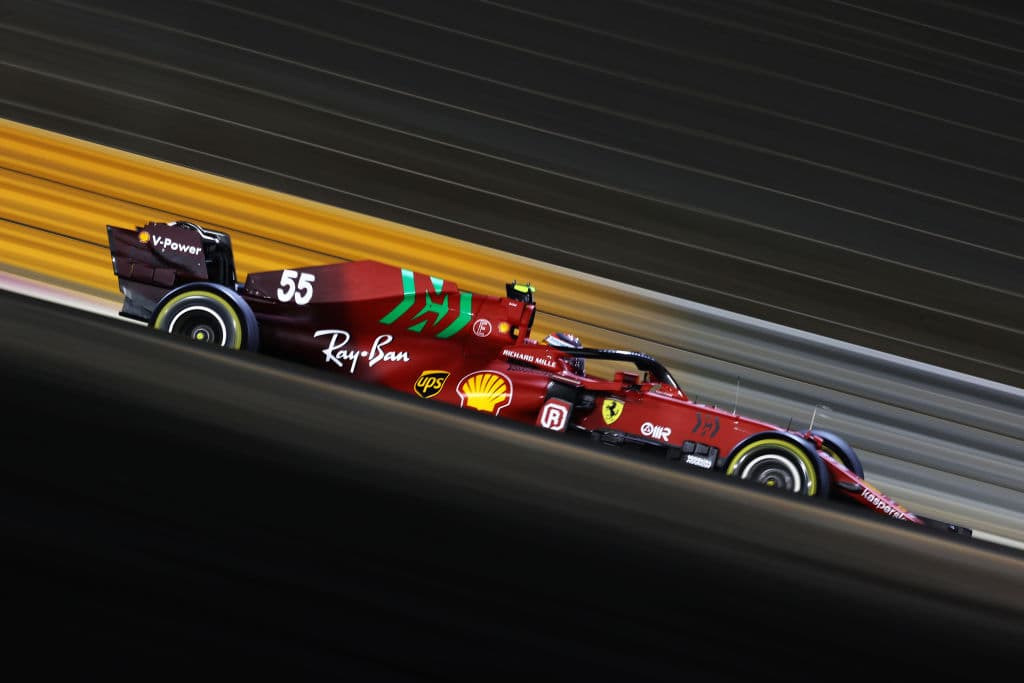 Inicia la Formula 1 con muchas sorpresas, Lewis Hamilton se corona campeón del primer Grand Prix del año, mientra que el mexicano Sergio Pérez, de ir en último lugar por un problema en su monoplaza, terminó quinto lugar en su debut con la escudería Red Bull. Su compañero Max Verstappen logró la segunda posición, mientras que Valtteri Bottas quedó en tercer lugar con Mercedes Benz.