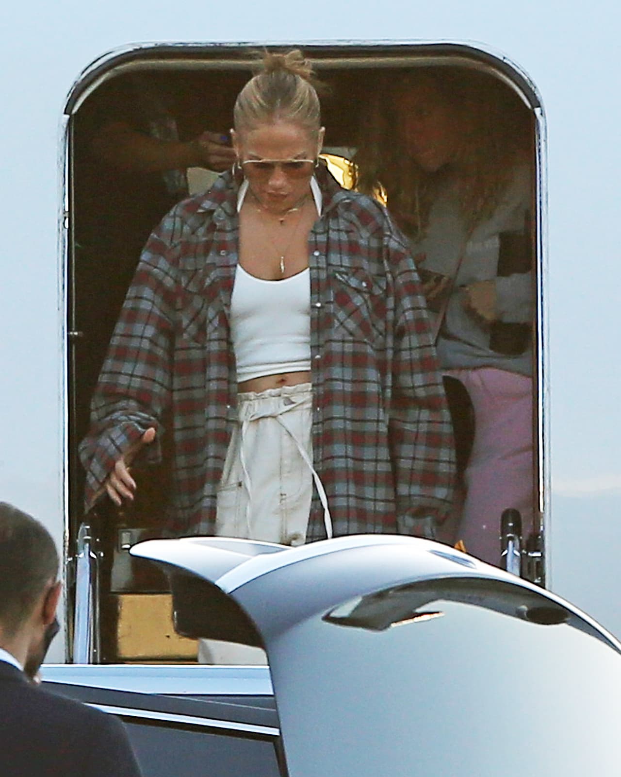 Mientras la familia Muñiz López llegaba a la ciudad angelina, Ben Affleck pasaba el tiempo con la madre de la intérprete. Fueron captados en el casino del club Wynn de Las Vegas, cerca de las máquinas tragamonedas.