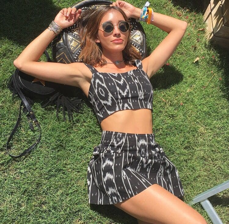 REGLA #2: Los estampados étnicos que evocan las grafías de indios como los Navajos hacen que te diferencies de los típicos estampados florales tan comunes en primavera.