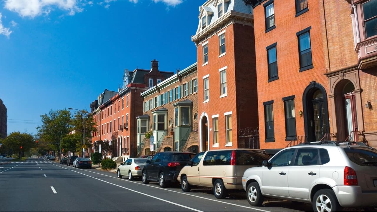 Para los
<b> propietarios de viviendas,</b> el programa puede ayudarlos a financiar su hipoteca, encontrar programas de mejora/reparación de viviendas y más. Para los 
<b>inquilinos</b>, el programa puede ayudarlo a encontrar unidades de vivienda asequibles y asesoramiento para resolver problemas financieros y de vivienda. 🌐 phfa.org, 📞 1-855-827-3466