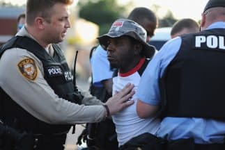 Los negros confían menos en la policía que los blancos, según encuesta