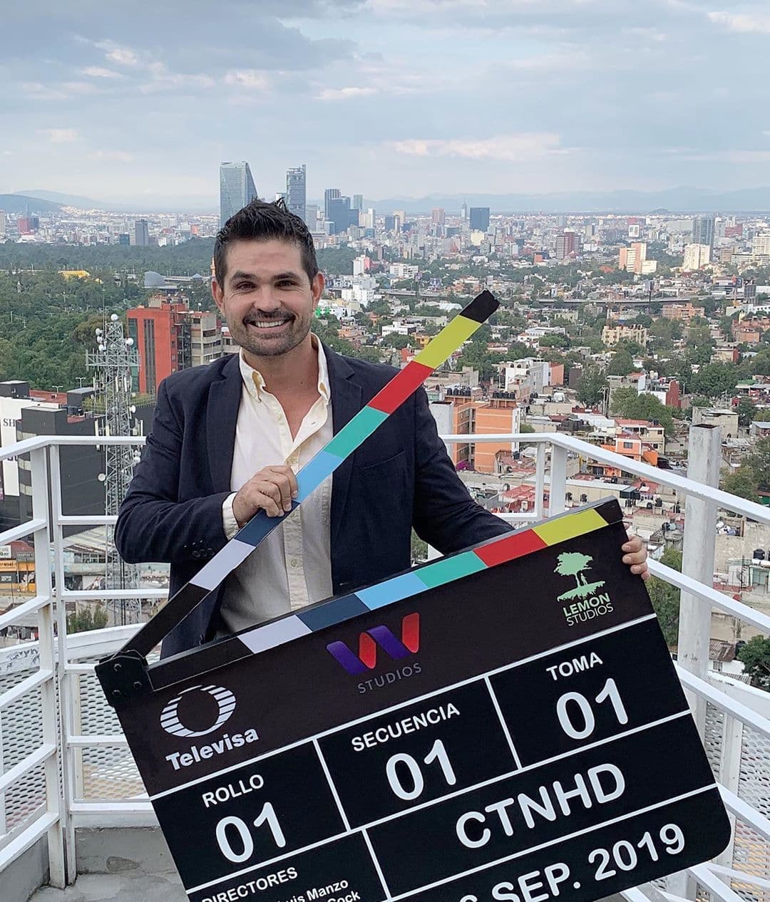 Ferdinando Valencia 
<b><a href="https://www.univision.com/famosos/ferdinando-valencia-vuelve-a-las-telenovelas-tras-la-muerte-de-su-hijo-dante-fotos">se encuentra en México</a></b> debido a que se incorporó al proyecto ‘Como tú no hay dos’.