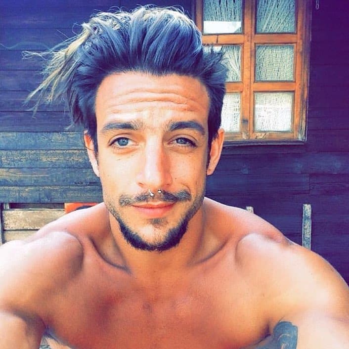 En el melodrama Joaquín Ferreira da vida a Valentín, un hombre que vive en constantes riesgos, hasta que conoce a Flor. Pero su muerte repentina le hará regresar en forma de fantasma para resolver sus asuntos inconclusos.