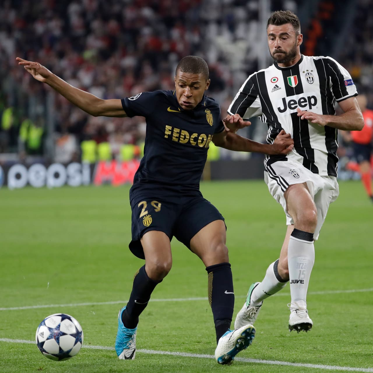 El descuento de los monegascos lo consiguió el jovencito Mbappé, un suspito de ilusión al minuto 69 que se quedó en eso nada más.