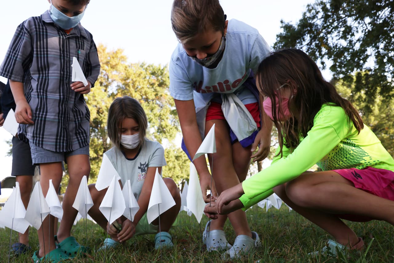 Además se ha activado
<b> “una <a href="https://www.irs.gov/es/credits-deductions/advance-child-tax-credit-eligibility-assistant" target="_blank">herramienta interactiva de elegibilidad</a> para el crédito tributario por hijos</b> para ayudar a las familias a determinar si califican para los pagos por adelantado”, según el comunicado.