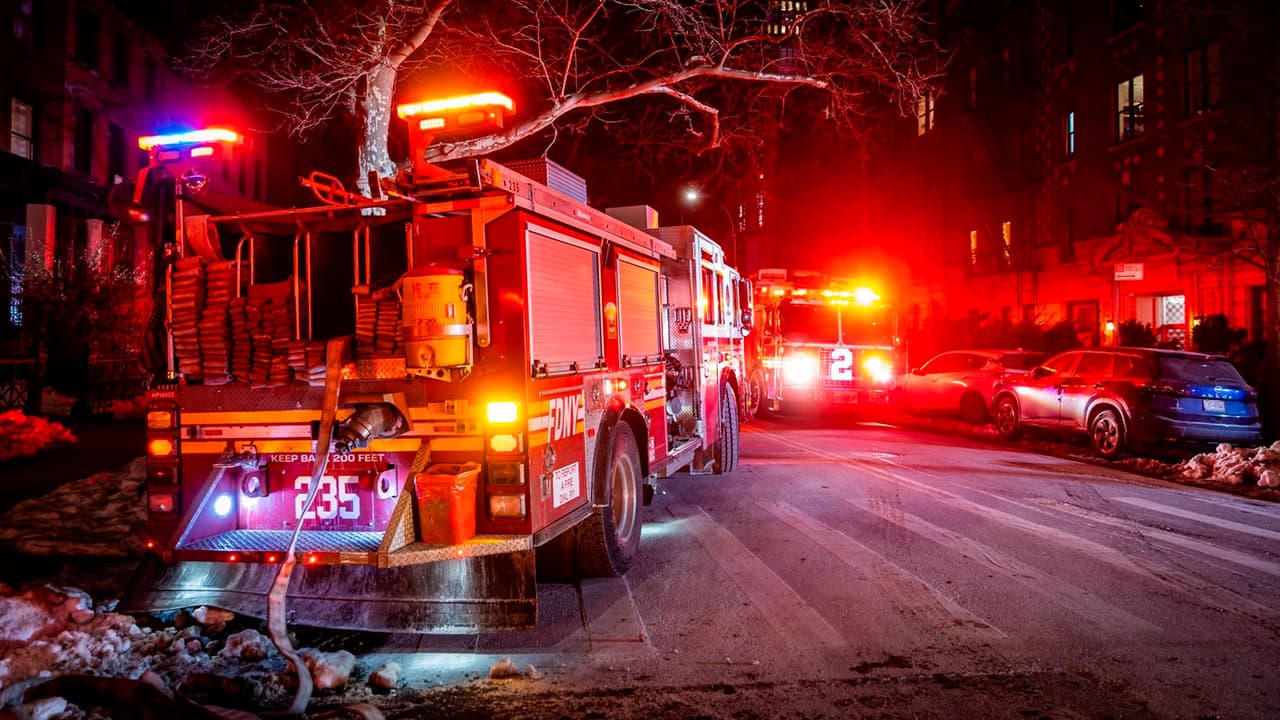 Seis heridos, incluidos dos bomberos, tras incendio en vivienda de Brooklyn