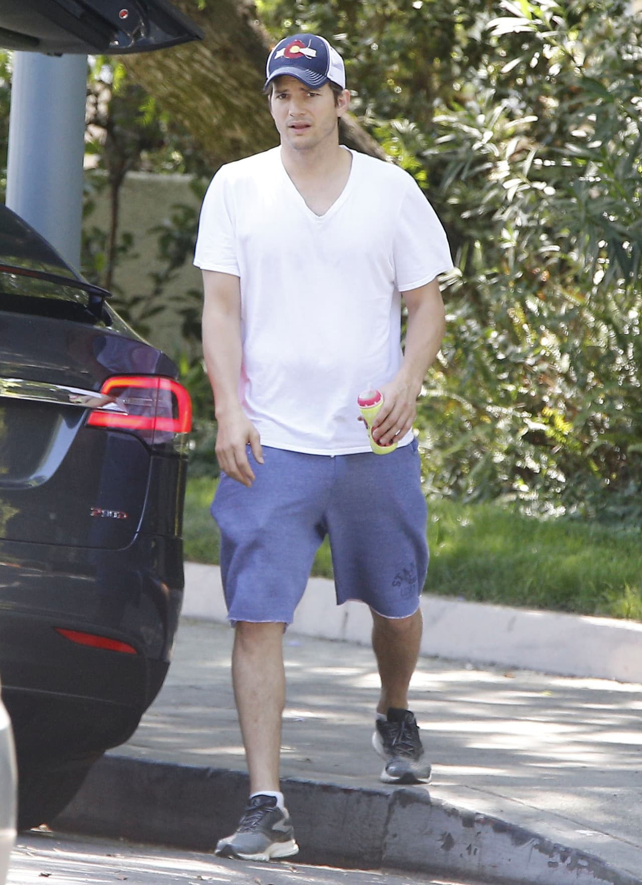 ¡Sonríe, Ashton, ya acabó tu "suplicio"!