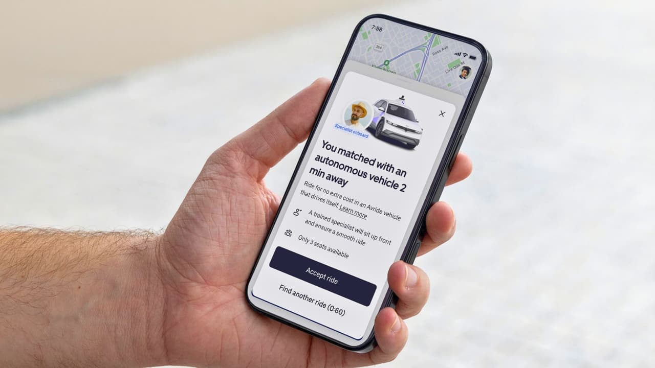 Uber lanza viajes sin chofer en Dallas: cómo funcionan los nuevos robotaxis