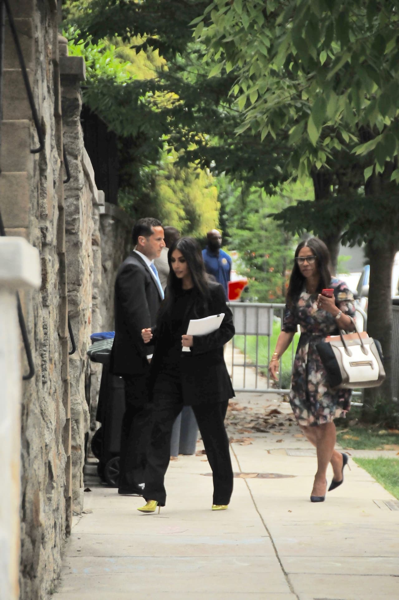 La estrella de 'Keeping Up With the Kardashians' no estaría conforme con un indulto, sino que aspira a transformar las leyes penitenciarias dpor lo que llevaba meses en conversaciones con los Trump a través de su abogada, 
<b>Shawn Chapman Holley</b>.