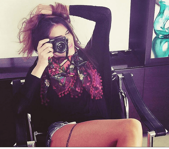 Es una cajita de sorpresas, ya que la colombiana también tiene gusto por la fotografía.