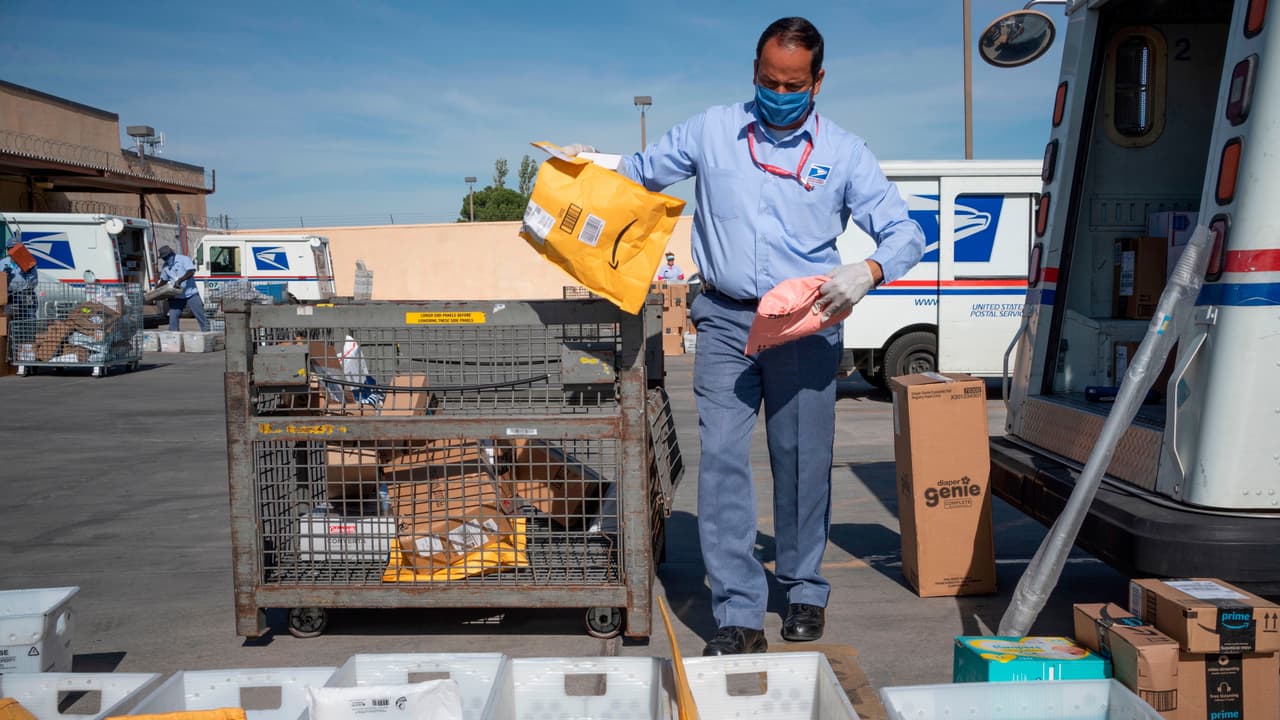 Dos empleados de planta de USPS en Bakersfield dieron positivo en pruebas de Coronavirus