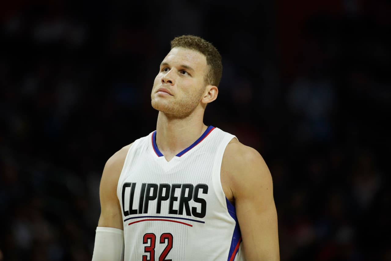 También se dice que al tiempo que Kendall mantiene una relación con Asap Rocky, la top model también ha salido con el jugador profesional de basketball, Blake Griffin.