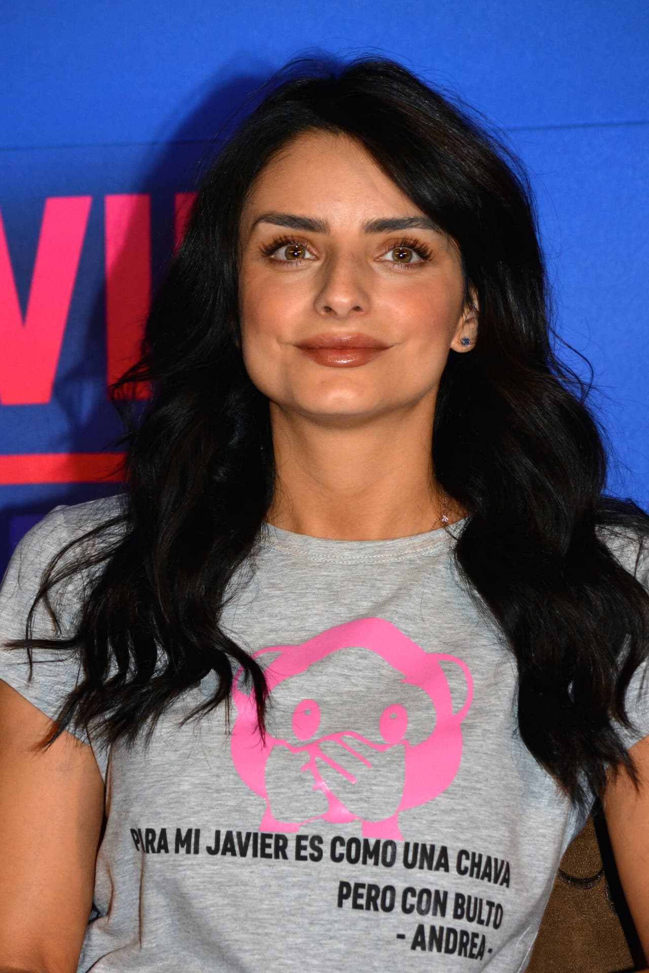 Al inicio de su conversación, Alessandra y Aislinn recordaron con alegría el día que se conocieron durante un evento de radio en ‘backstage’. “
<b>Fue muy especial porque mi papá ya me había contado de ti </b>y me había dicho que estaba enamorado de ti (…) Me acuerdo que la primera vez que nos vimos hubo un clic muy especial (…)”, comentó Aislinn. 
<br>