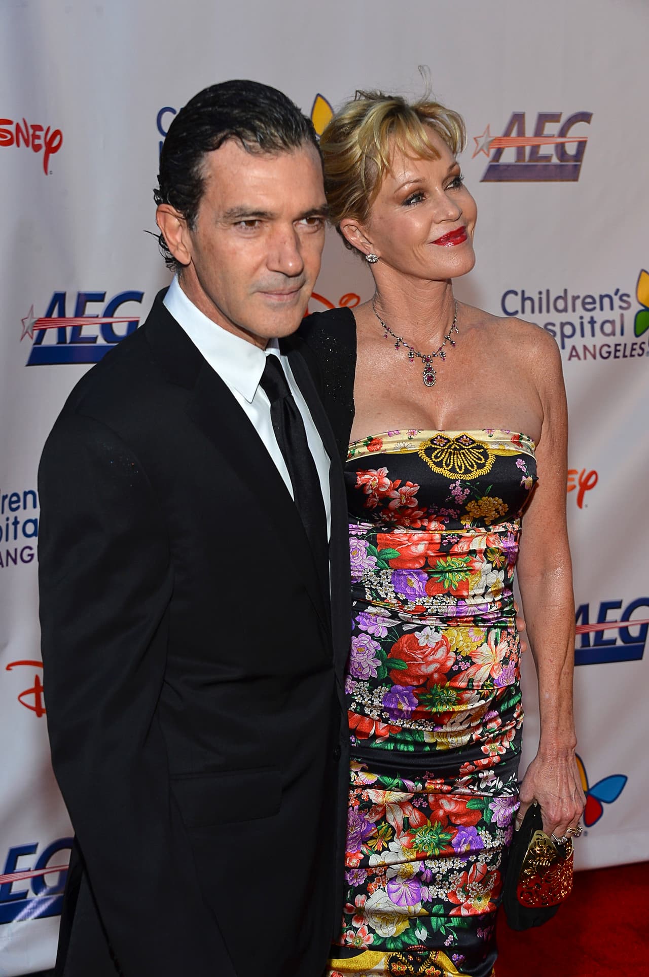 Él pronto comenzó a salir con Nicole Kimpel, con quien sigue hasta la fecha.