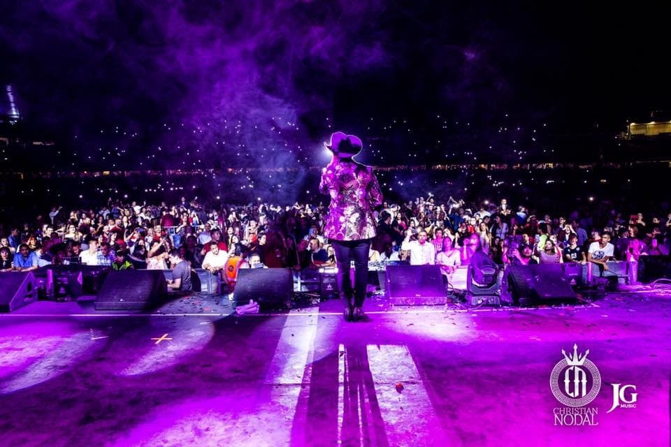 Y así como miles de fanáticos lo han aclamado en países como Colombia y Guatemala, Nodal se ha vuelto un cheque al portador para los empresarios tanto en México como en Estados Unidos.