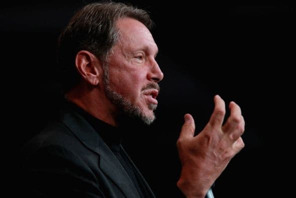 El tercer lugar lo ocupa otro hombre del mundo informático, el fundador y consejero delegado de Oracle, Larry Ellison -en la imagen-, con $27 mil millones. El cuarto puesto pertenece a Christy Walton, heredera del fundador de los grandes almacenes Wal-Mart, con $24 mil millones.
