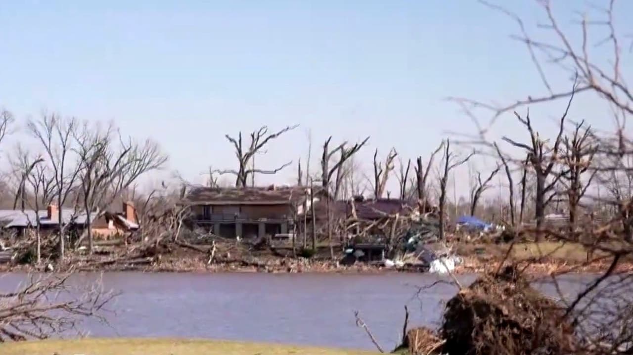 Comunidades en Illinois tratan de recuperarse por el paso de tornado; así lucen las afectaciones en Kankakee
