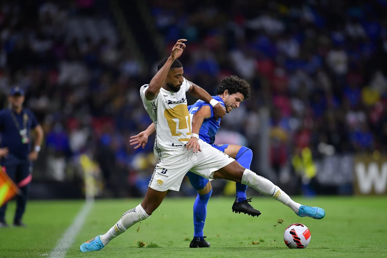Cruz Azul y Pumas brindaron un partido entretenido y dramático en la vuelta de las Semifinales de la Concacaf Liga de Campeones celebrada en el Estadio Azteca.