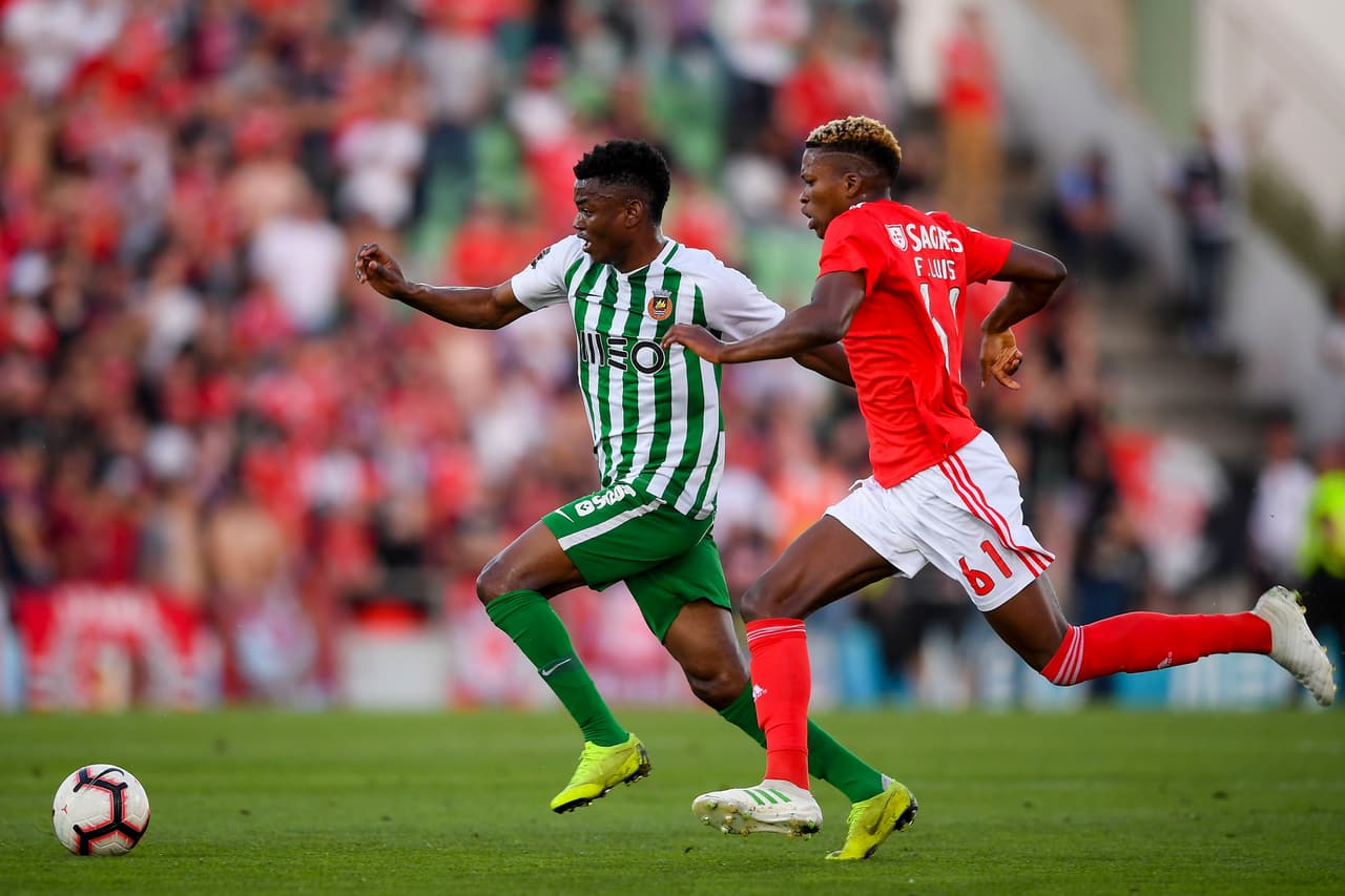 El gol de Ronan al minuto 84' puso el marcador 3-2 y le dio ánimo al Rio Ave para buscar el empate en los pies de Gabriel (izquierda).