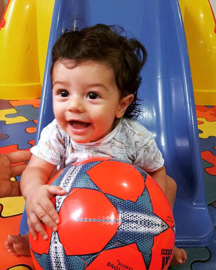 ¡Ternutita! Parece que Baby Joshua quiere ser futbolista.