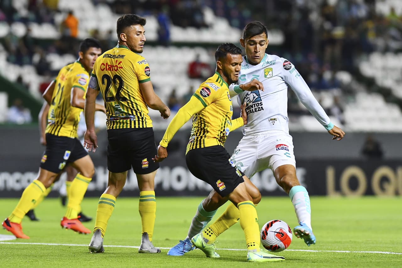 Elías Hernández vuelve a aparecer en la vuelta, le da la victoria 1-0 a León, poen el 3-0 definitivo en global y aseguran su liugar en los cuartos de final.