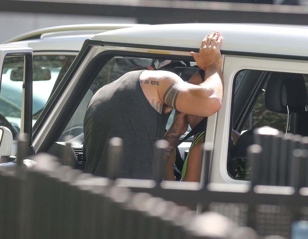 Pero les ganó la pasión y siguieron dándose besitos.