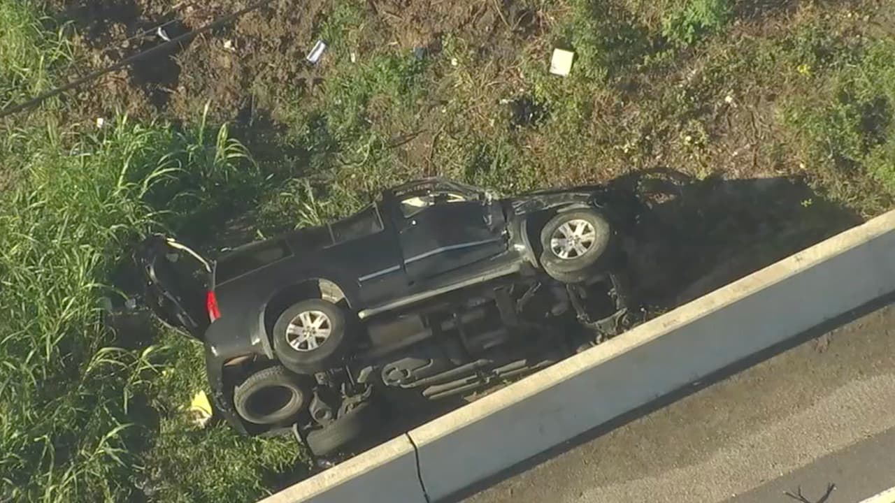 Graves madre y niño de 8 años al volcarse un vehículo al noreste de Houston
