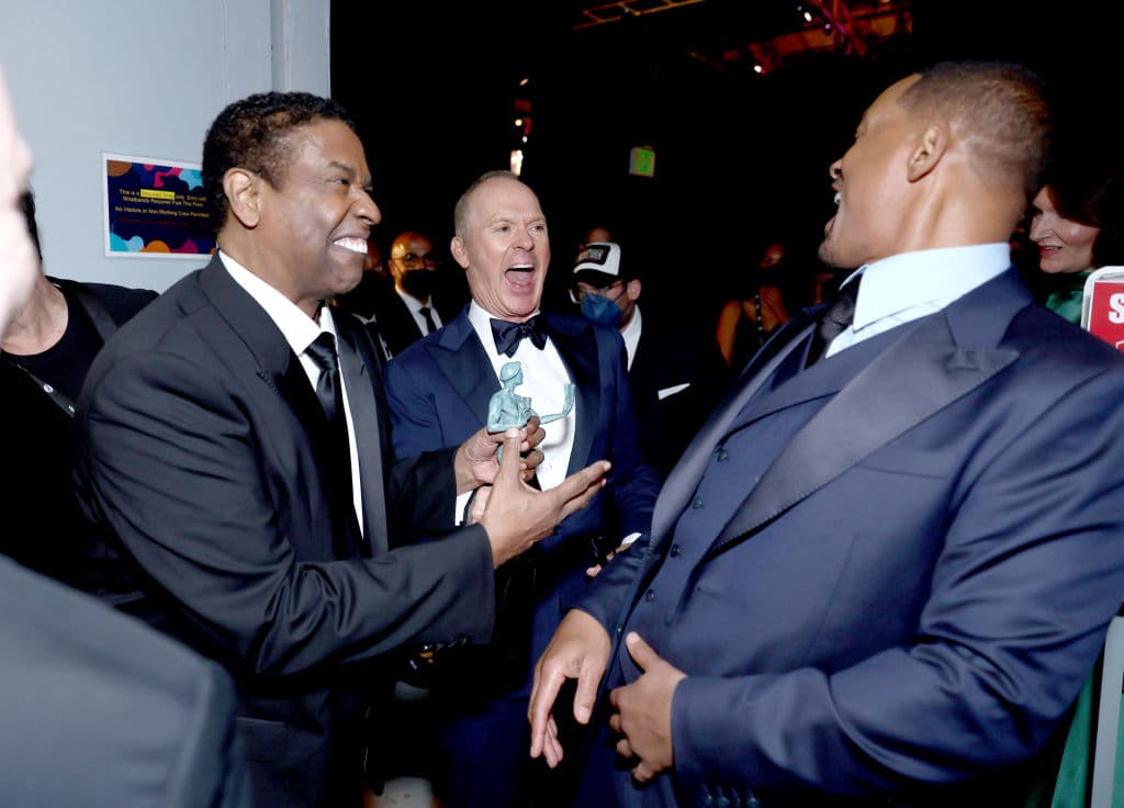 Denzel Washington, Michael Keaton y Will Smith en los SAG Awards 2022