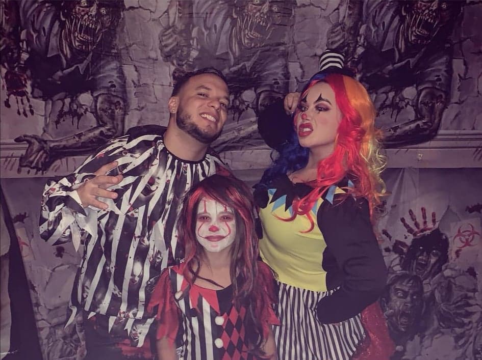 El exvocalista de La Original Banda El Limón también compartió que aún no es tiempo de
<b><a href="https://www.univision.com/famosos/el-video-donde-chiquis-genero-intriga-al-revelar-el-primer-regalo-para-nuestro-bebe-video" target="_blank"> tener hijos con Chiquis </a></b>Rivera.