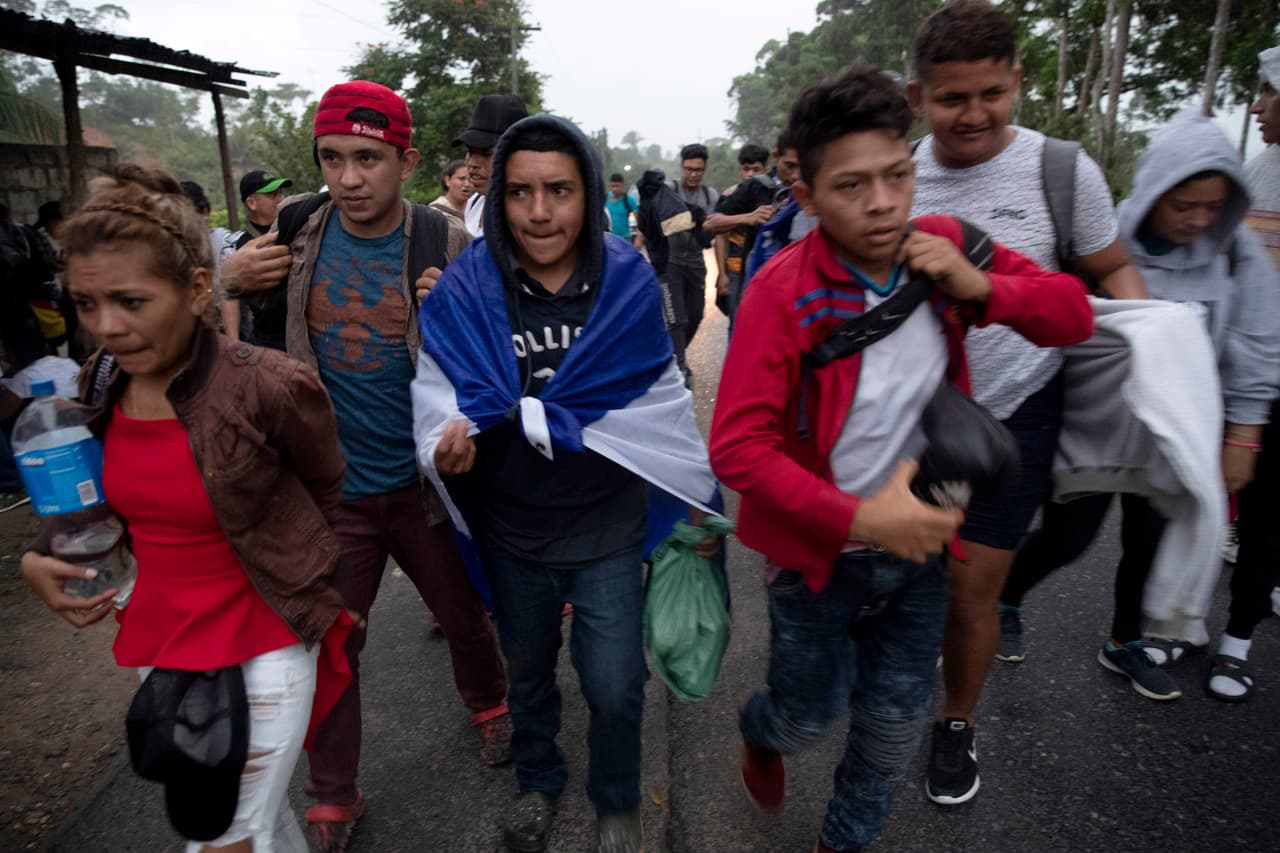 Una nueva caravana de migrantes sale de Honduras rumbo a EEUU en medio de la pandemia