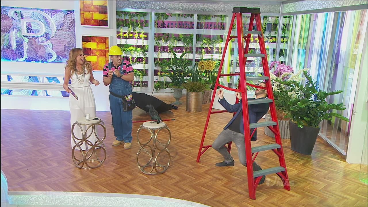 Y el pobre Borja tuvo pasa debajo de una escalera.