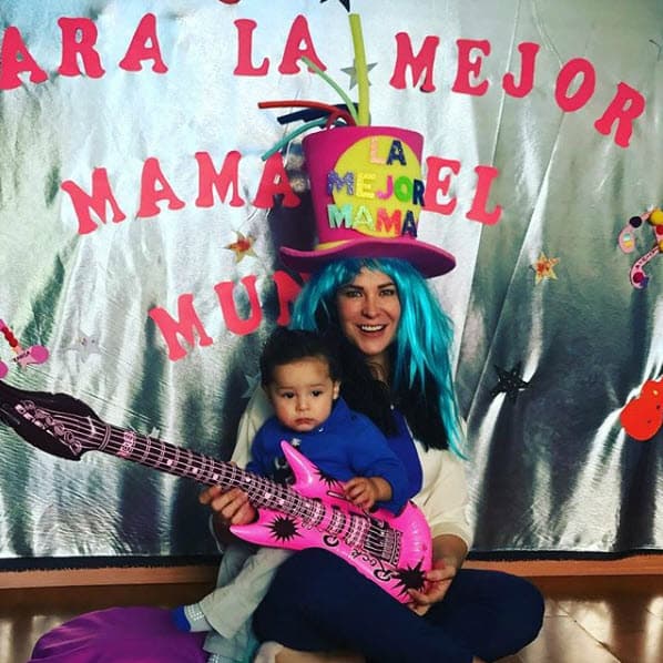 Así celebraron el 10 de mayo: "Mi primer Día de la Madre. Mi maestro Don León", publicó la actriz.