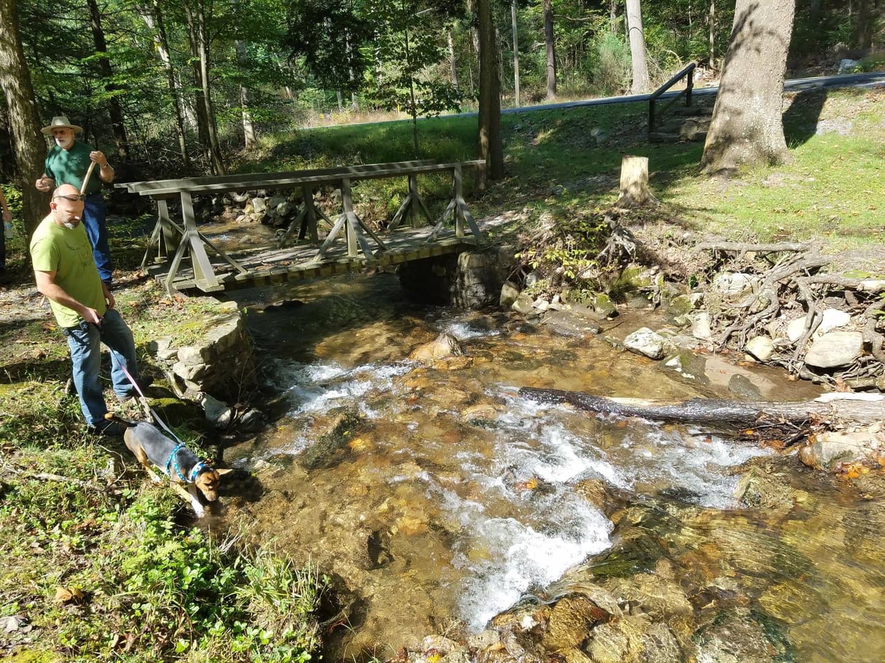 En la actualidad, el parque permite a sus visitantes dar caminatas, hacer picnics, pescar, cazar y -en el invierno- viajar en motonieve.
