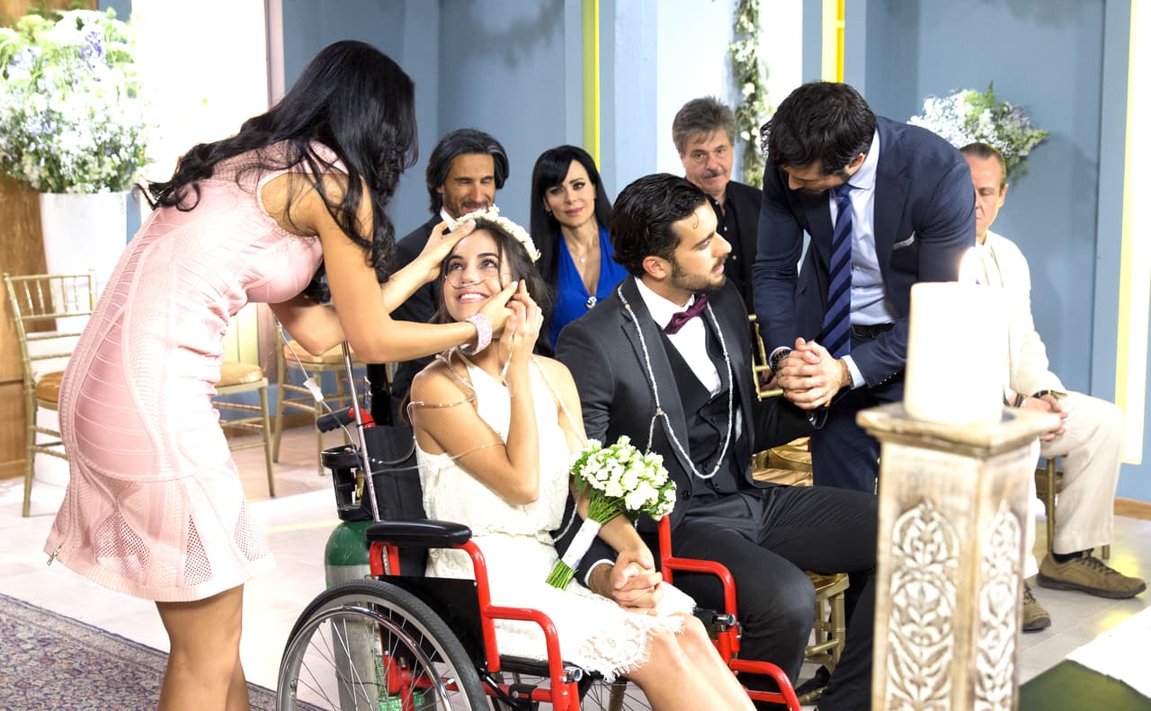 Ela Velden nos dejó con la boca abierta, ¡es la novia más hermosa!