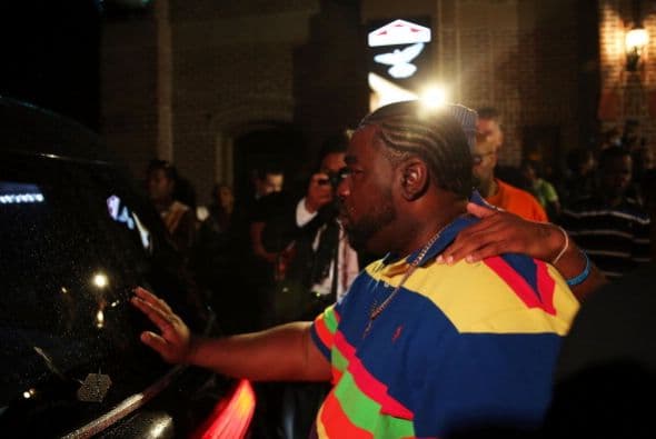 Familiares despidieron a Eric Garner, el hombre que murió bajo custodia de la policía en Staten Island. La agencia municipal que investiga las acusaciones de abusos por parte de la Policía anunció que está estudiando miles de quejas que ha recibido en los últimos años por el uso de técnicas de asfixia para la inmovilización de sospechosos.